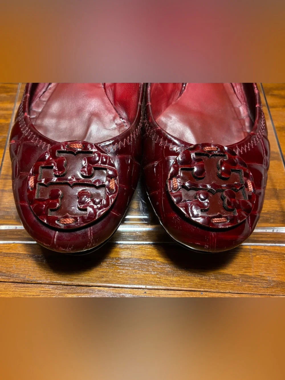 Y2K Tory Burch Reva Logo Croc Embossed Patent Leather Ballet Flats Burgundy 8.5